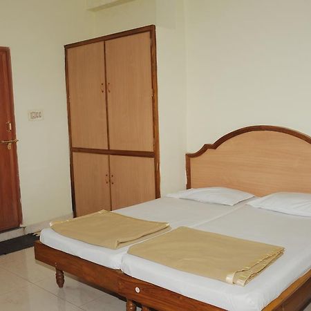 Hotel Agarala Residency Tirupati Exteriör bild