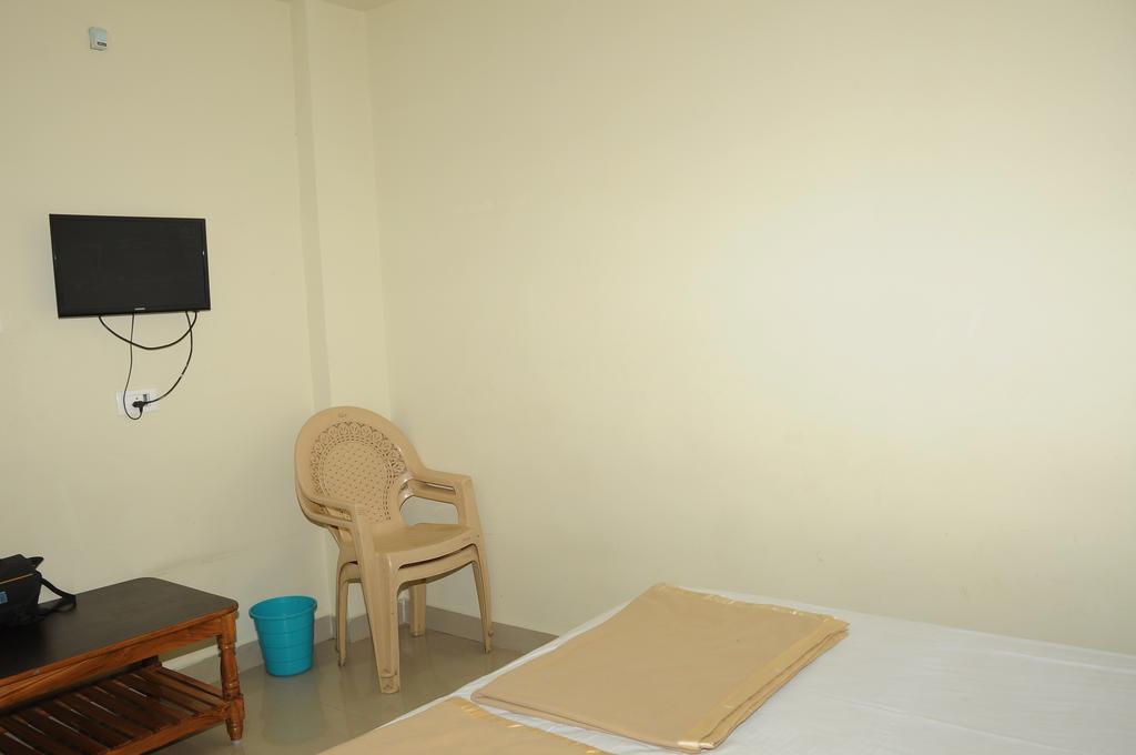 Hotel Agarala Residency Tirupati Exteriör bild