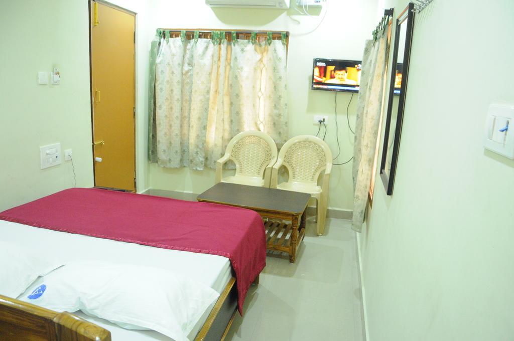 Hotel Agarala Residency Tirupati Rum bild